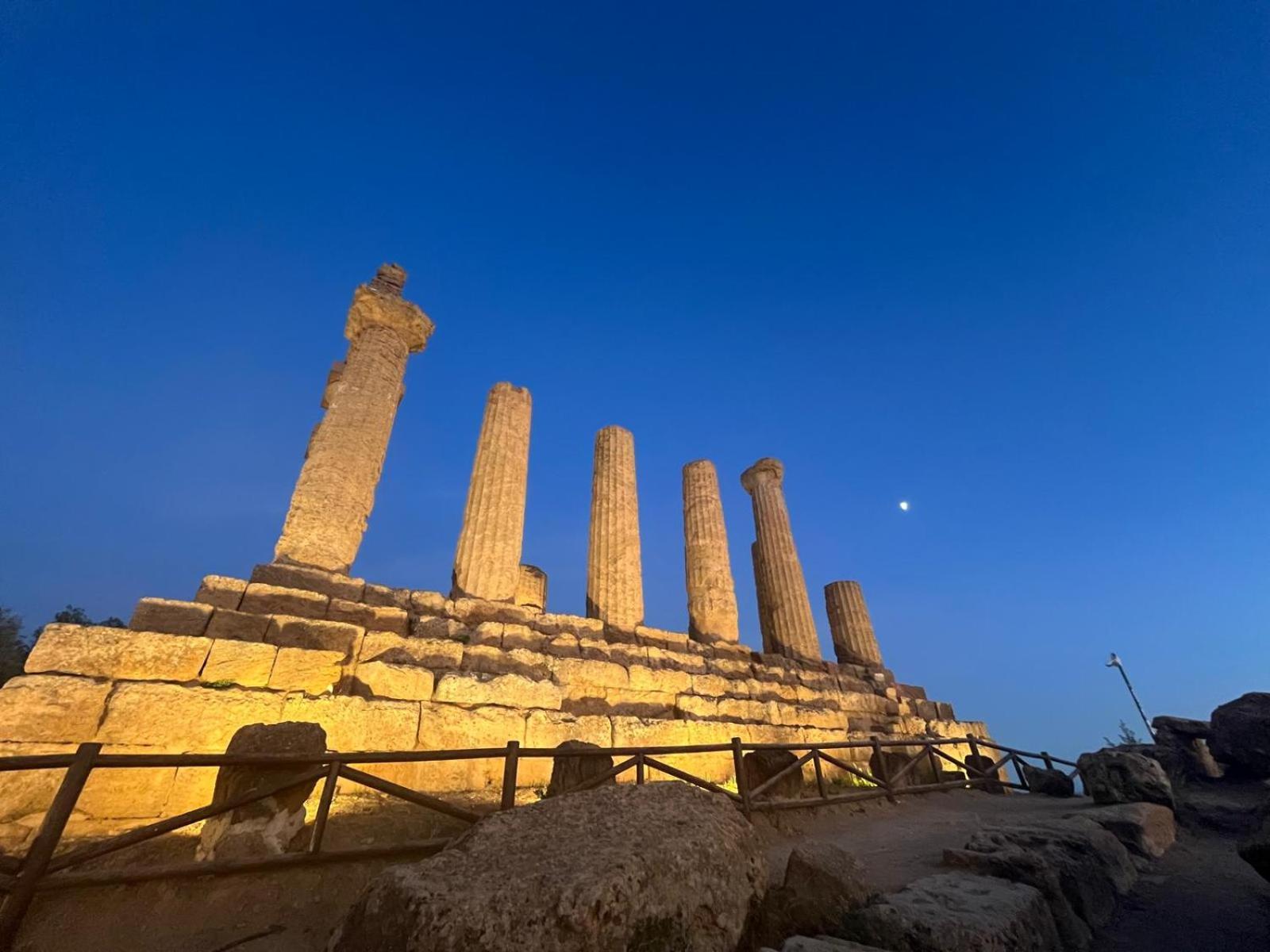 Mari-Luna سيكوليانا مارينا المظهر الخارجي الصورة